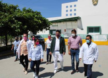 El Alcalde visitó Hospital de Axtla 