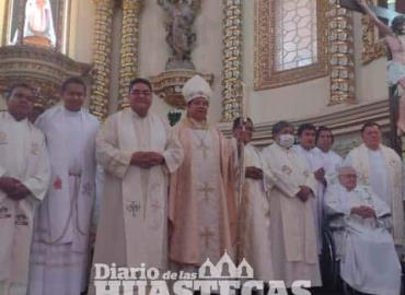 Presidió bodas de plata sacerdotales