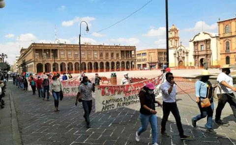 Huastecos protestan contra dependencias
