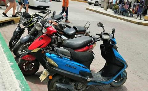 Motociclistas evaden pago de parquímetro