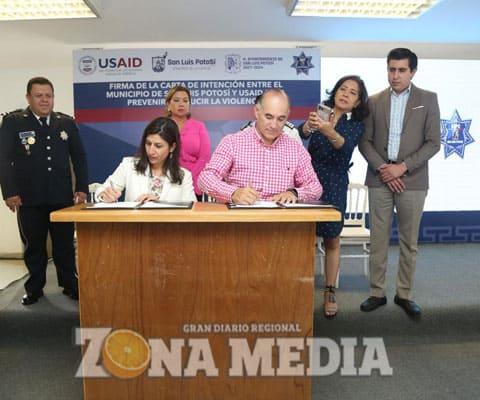 Alcalde de SLP firmó colaboración con USAID